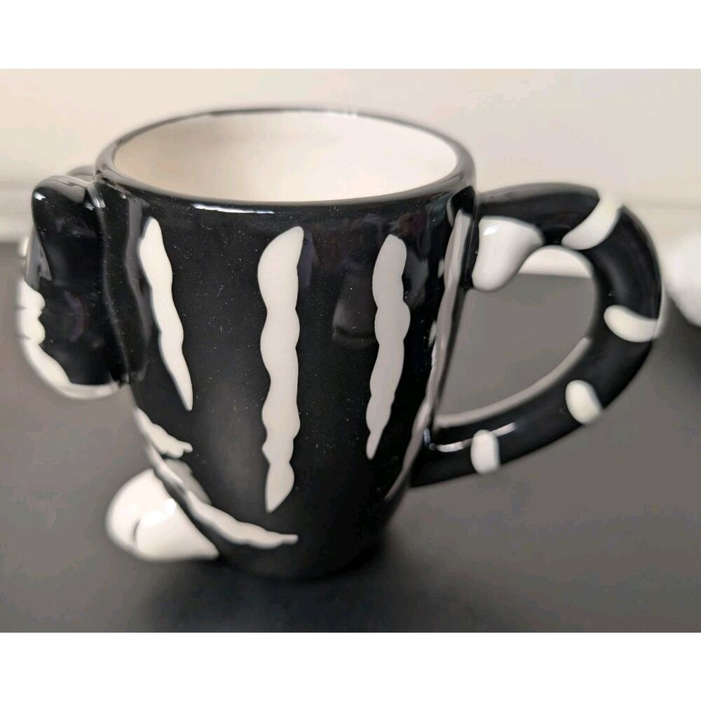 Burton And Burton Chester The Cat 3D Mug 2008 - Picture 3 of 6